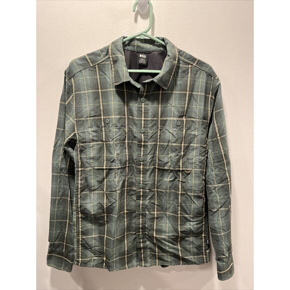 REI Men's Hiking Vented Long Sleeve Buttoned Shirt - Picture 1 of 6